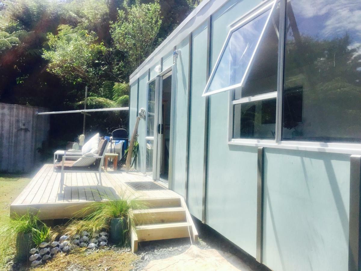 Matapouri Cabin By The Beach Hotel Exterior foto